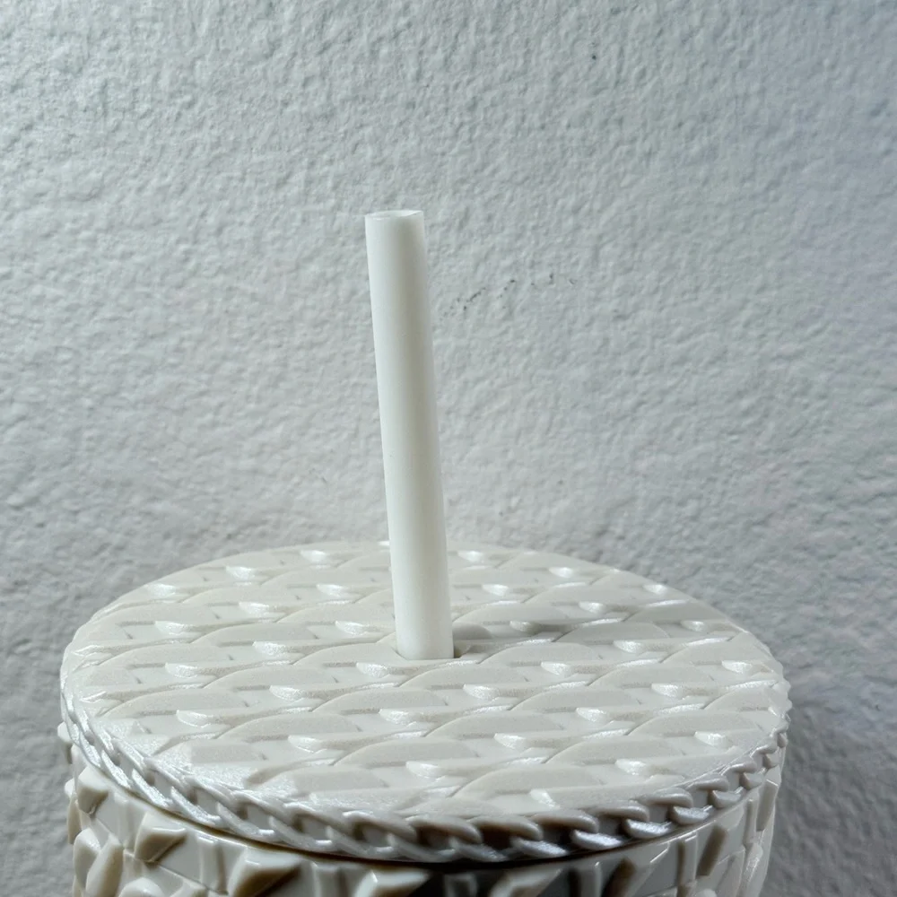 Starbucks 2024 Cream Cable Knit Crochet Venti Tumbler 24oz